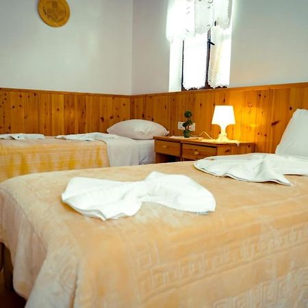 Hotel Domino Gjirokastra Zewnętrze zdjęcie