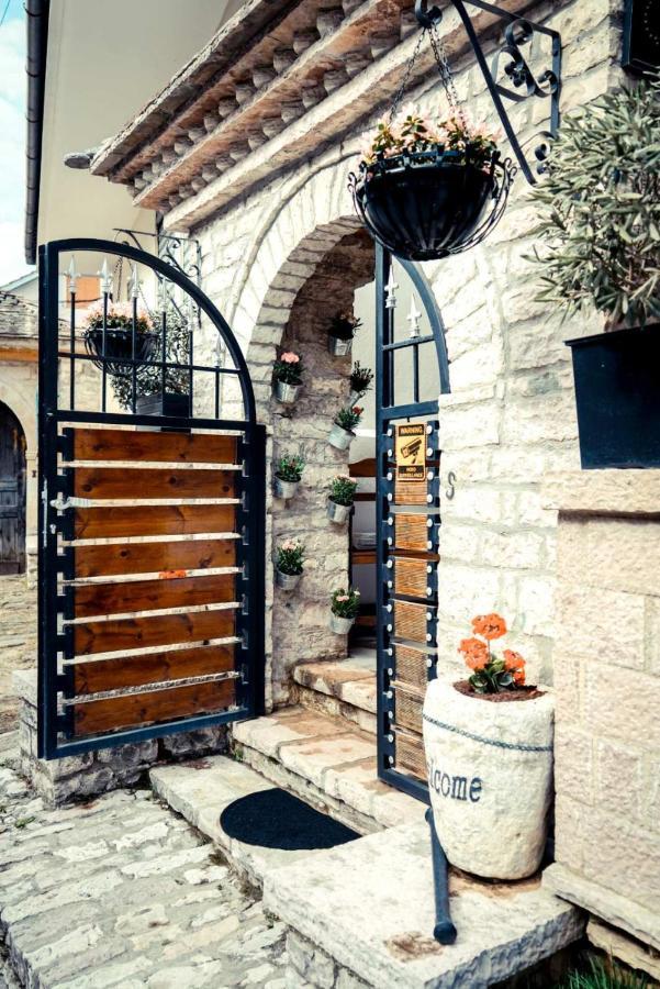 Hotel Domino Gjirokastra Zewnętrze zdjęcie
