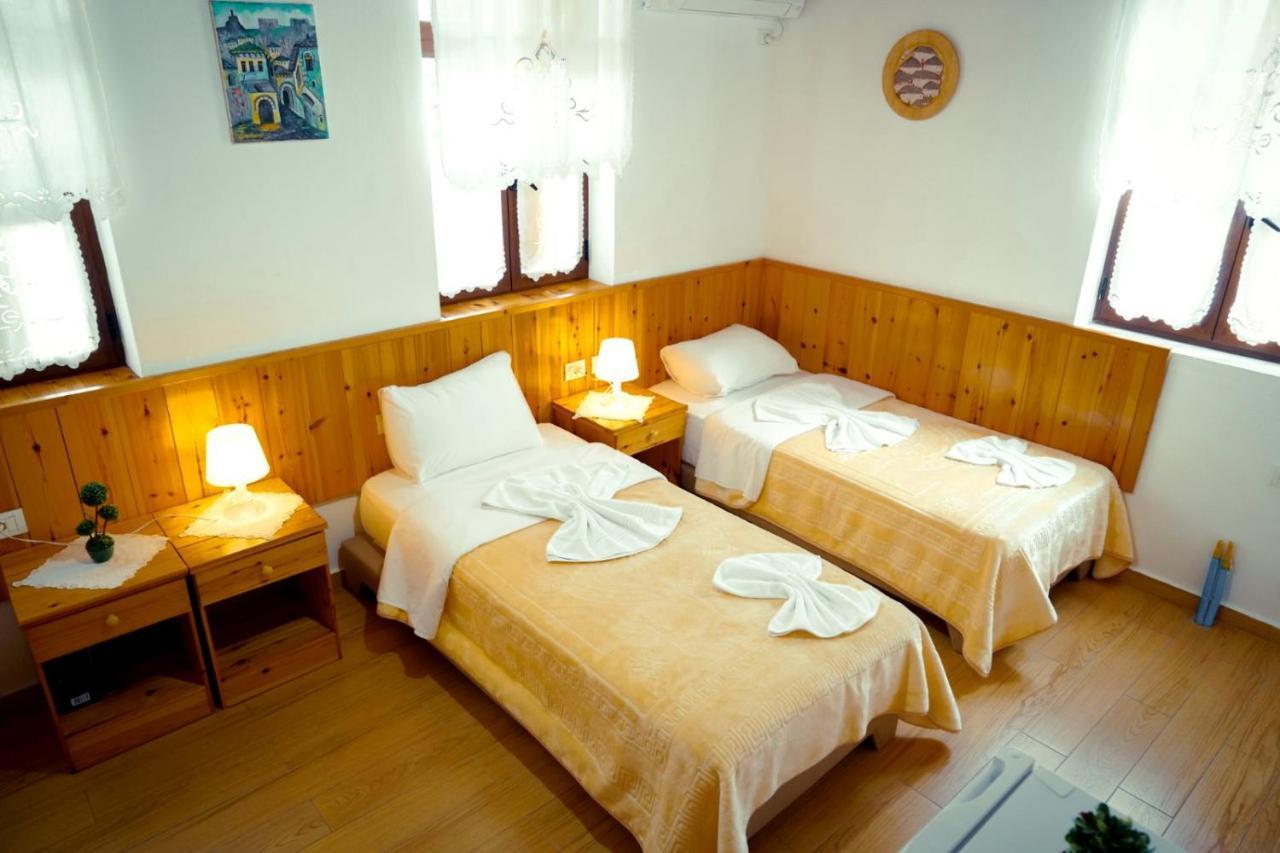 Hotel Domino Gjirokastra Zewnętrze zdjęcie
