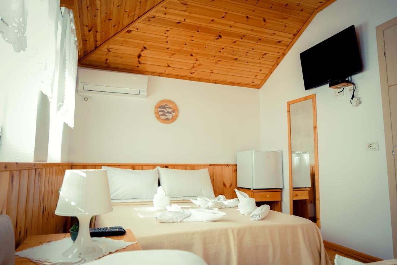 Hotel Domino Gjirokastra Zewnętrze zdjęcie