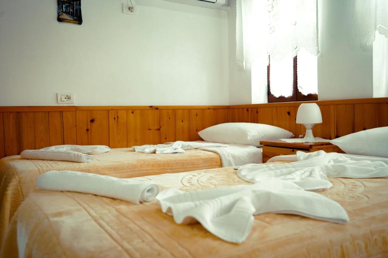 Hotel Domino Gjirokastra Zewnętrze zdjęcie