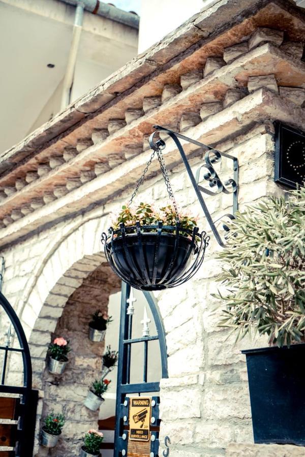 Hotel Domino Gjirokastra Zewnętrze zdjęcie